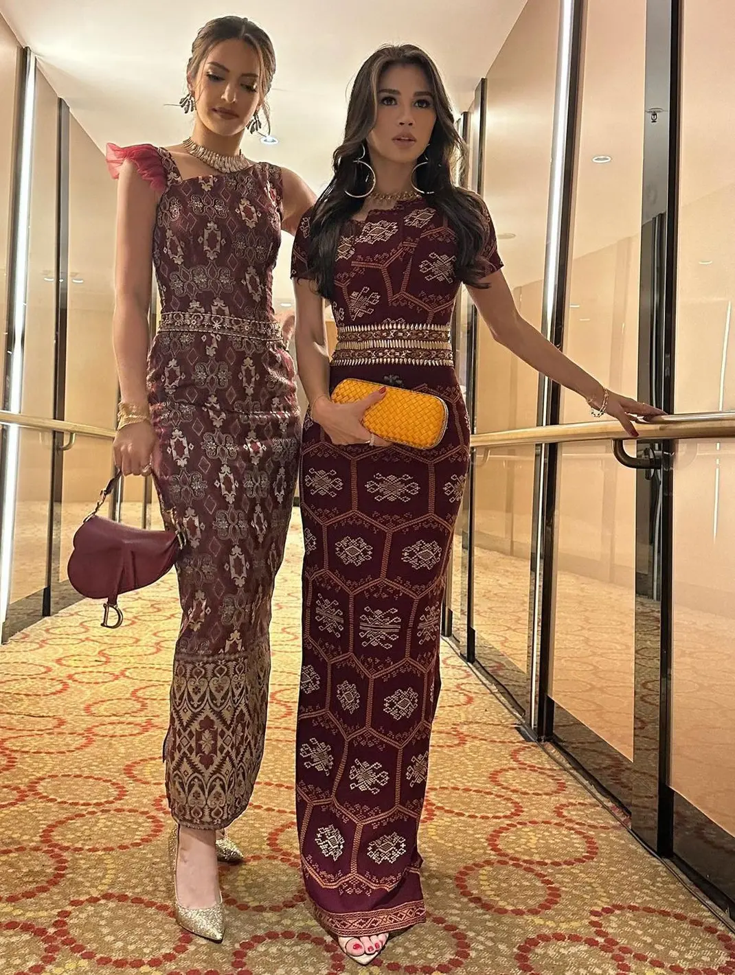 Dress dari Bayangan yang Tak Mau Menyatu